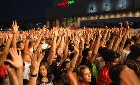 YENİ BİR SİYASETE DOĞRU (YAZILAR&nbsp;1)